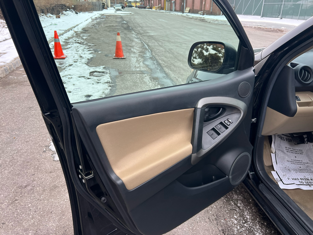 Toyota RAV4 Base I4 4WD 2012