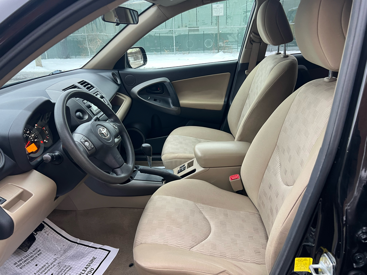 Toyota RAV4 Base I4 4WD 2012