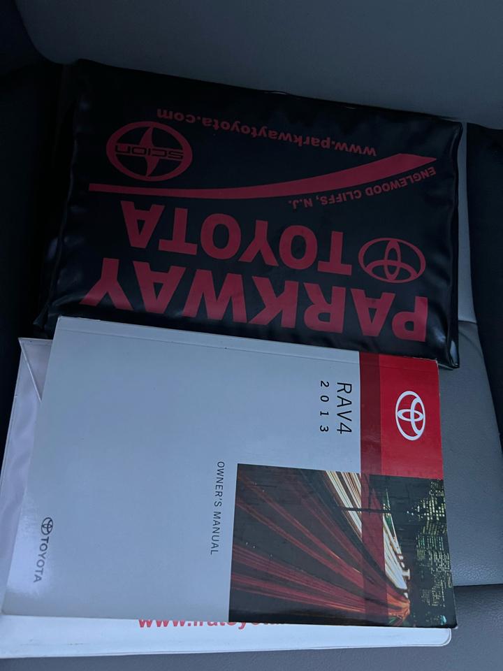 Toyota RAV4 Limited AWD 2013