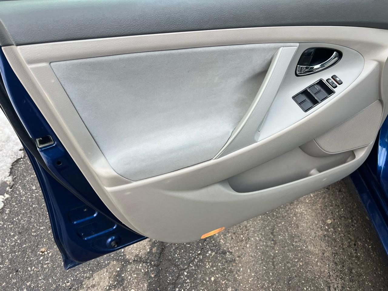 Toyota Camry XLE 5-Spd AT 2009