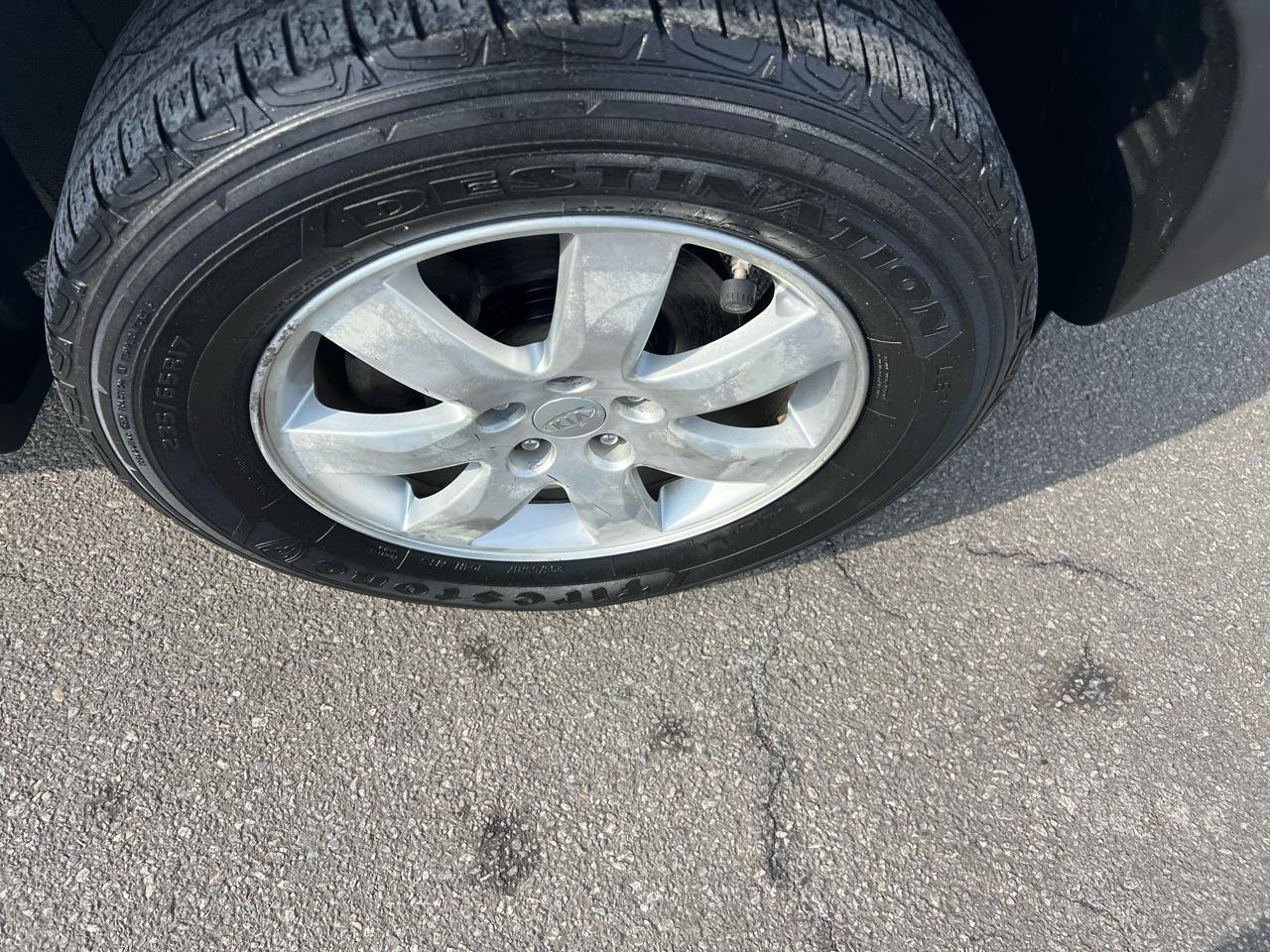 Kia Sorento LX 2WD 2011