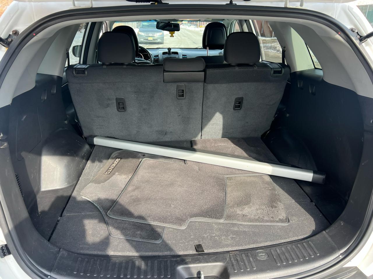 Kia Sorento LX 2WD 2011