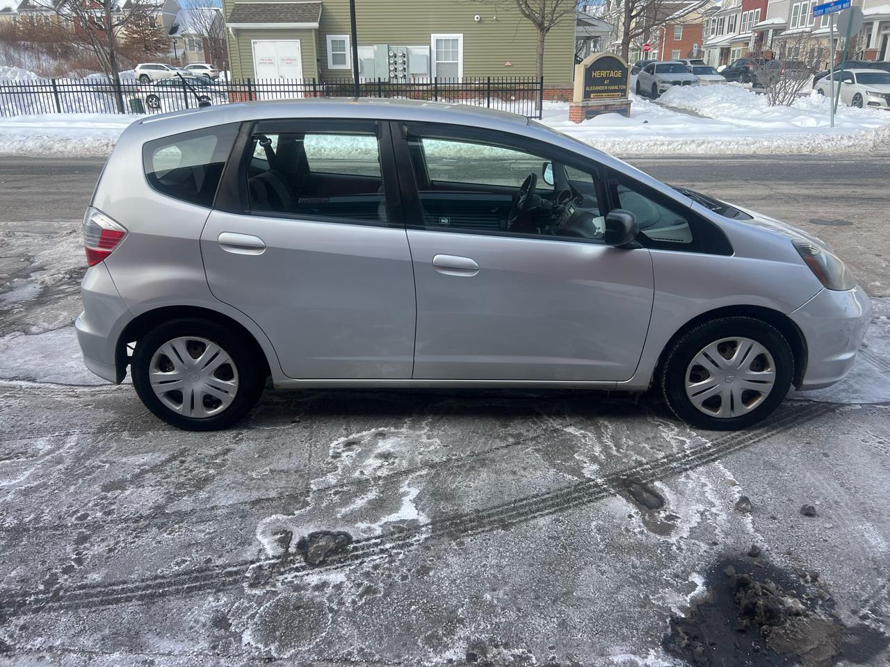 Honda Fit 5-Speed AT 2011