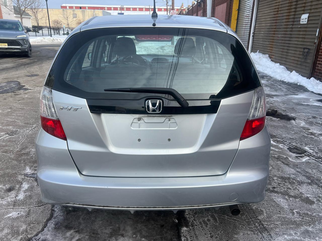 Honda Fit 5-Speed AT 2011