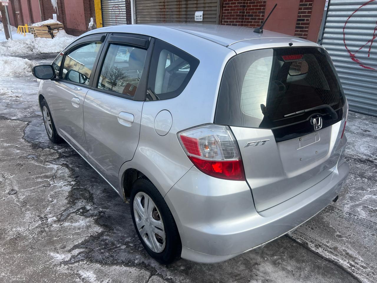 Honda Fit 5-Speed AT 2011