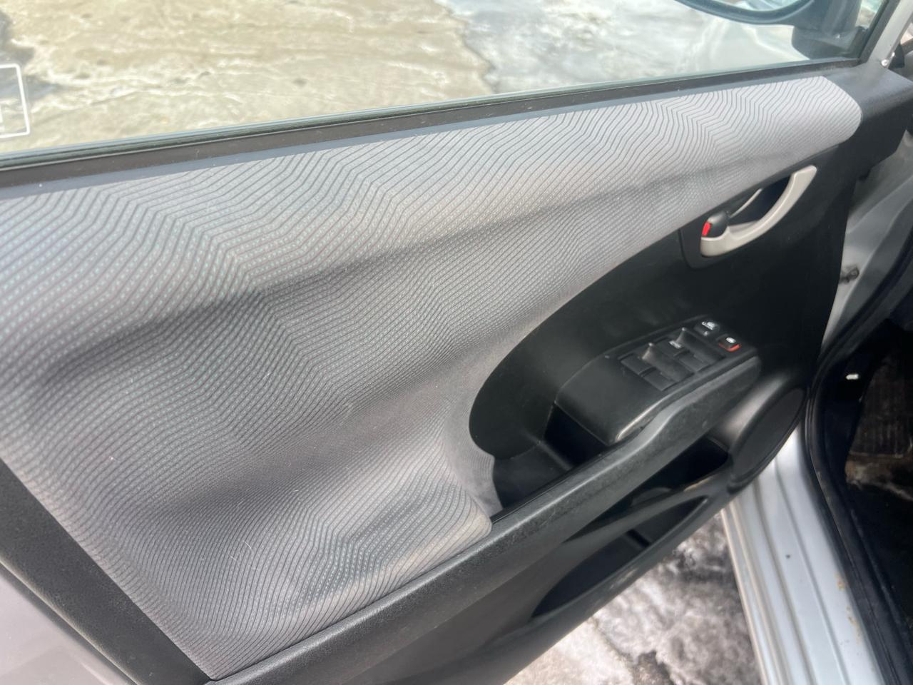 Honda Fit 5-Speed AT 2011