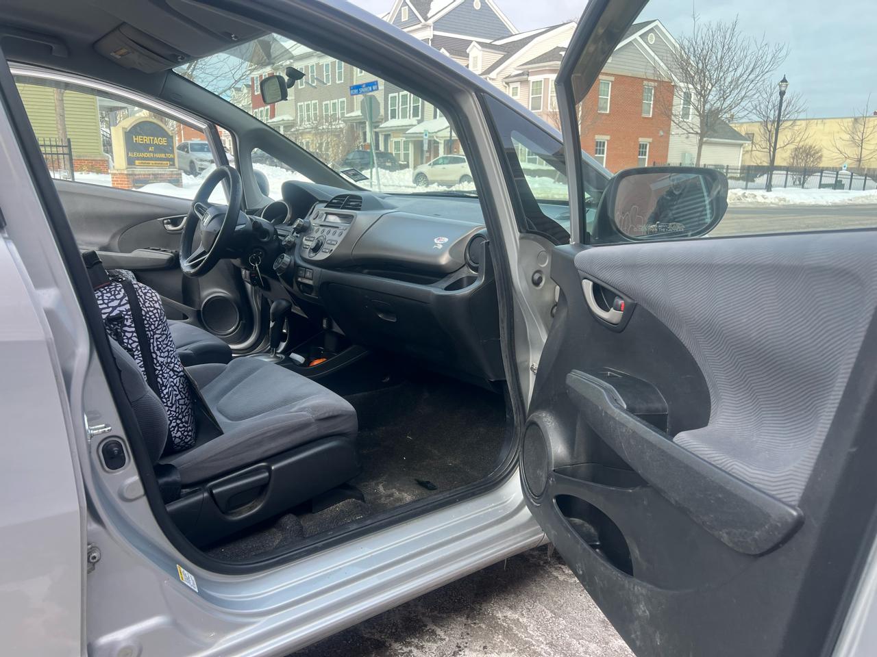 Honda Fit 5-Speed AT 2011