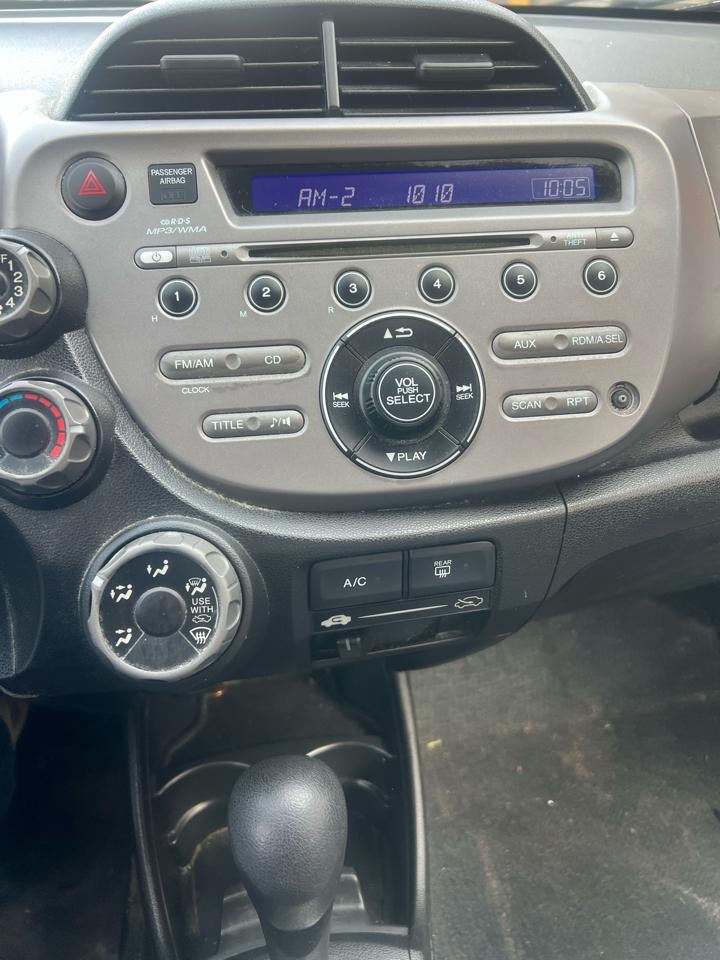 Honda Fit 5-Speed AT 2011