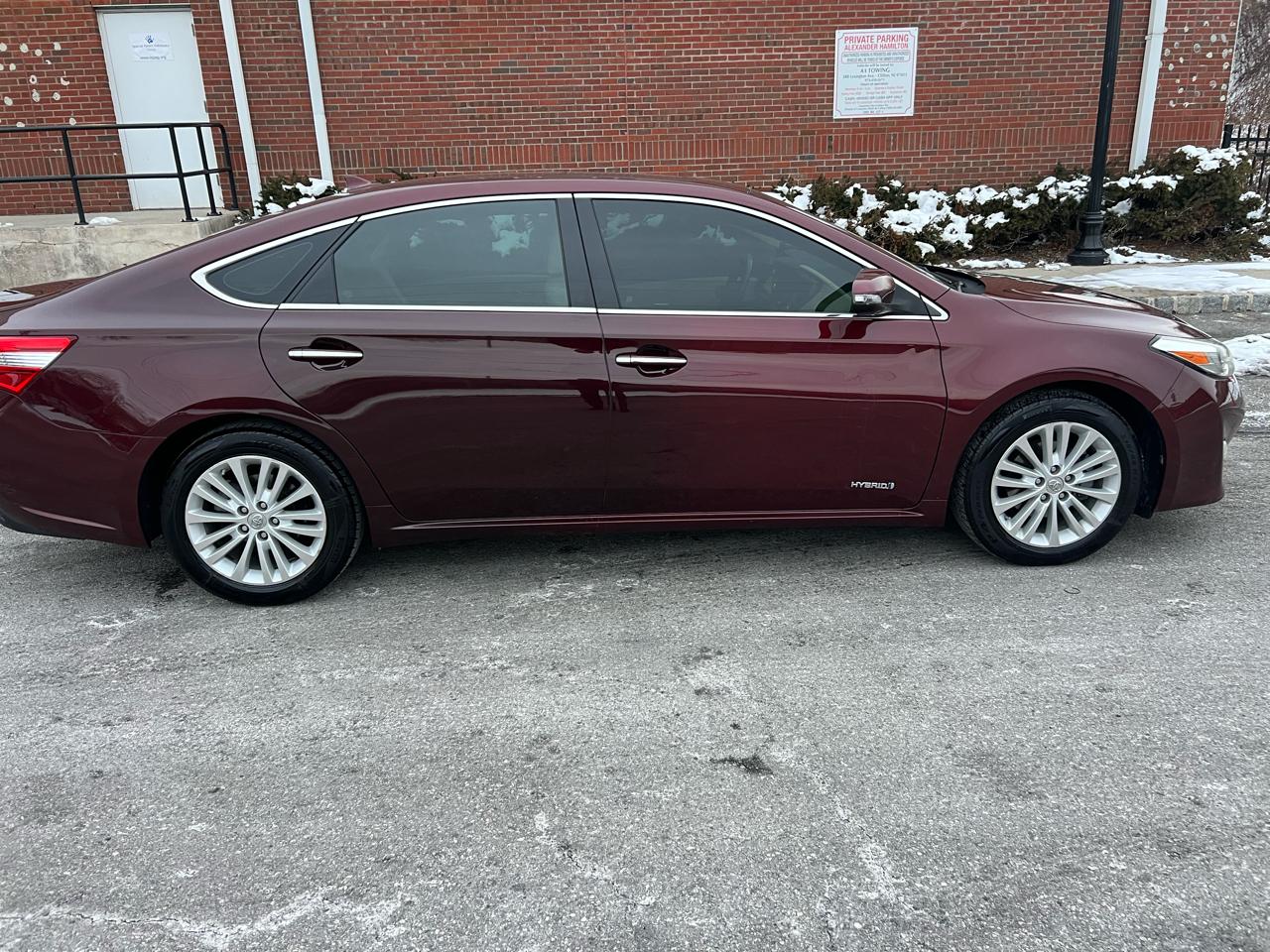 Toyota Avalon Hybrid XLE Premium 2013
