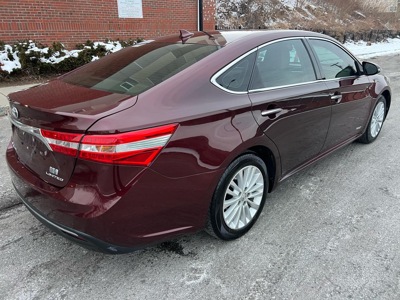 Toyota Avalon Hybrid XLE Premium 2013