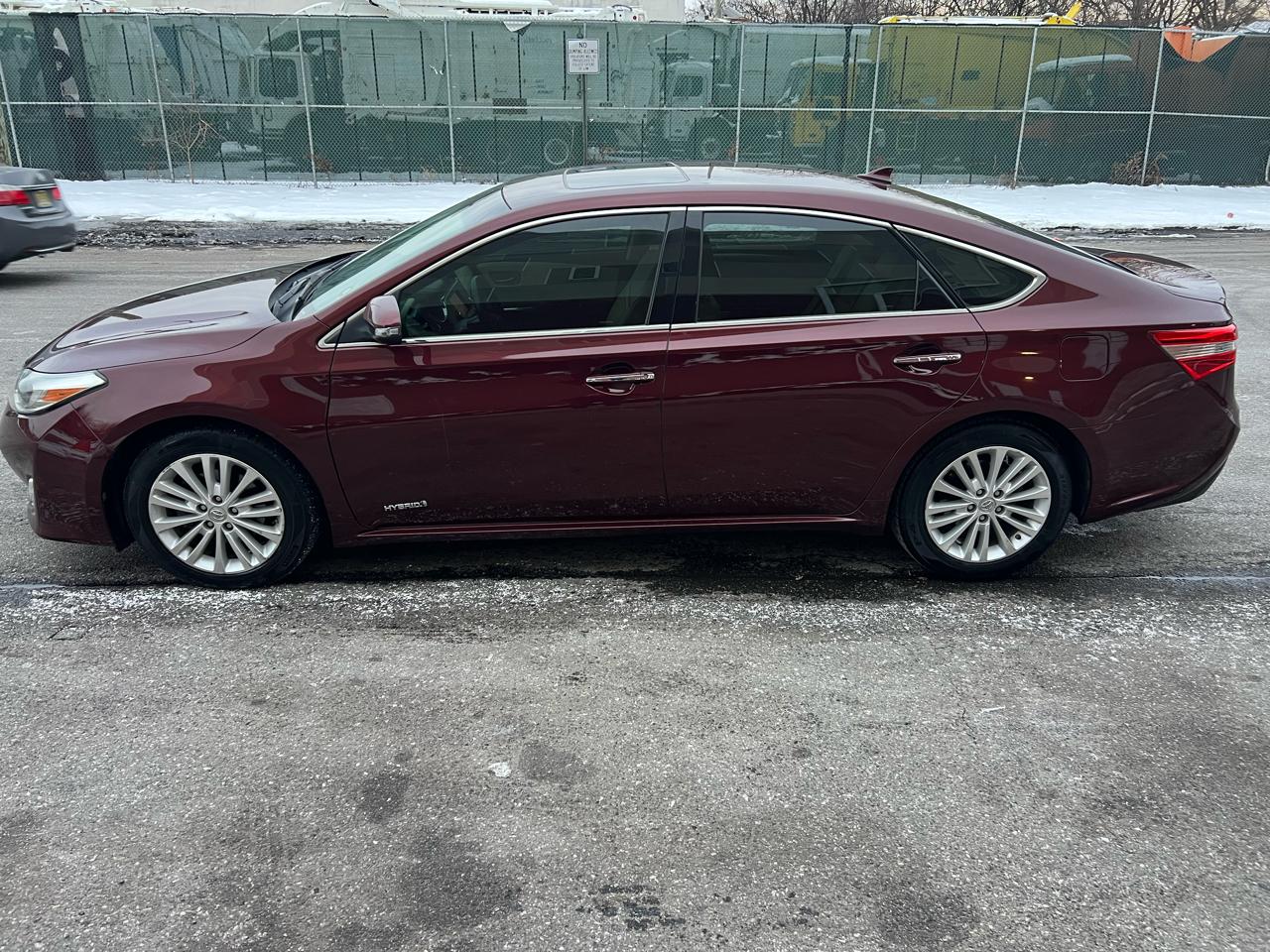 Toyota Avalon Hybrid XLE Premium 2013