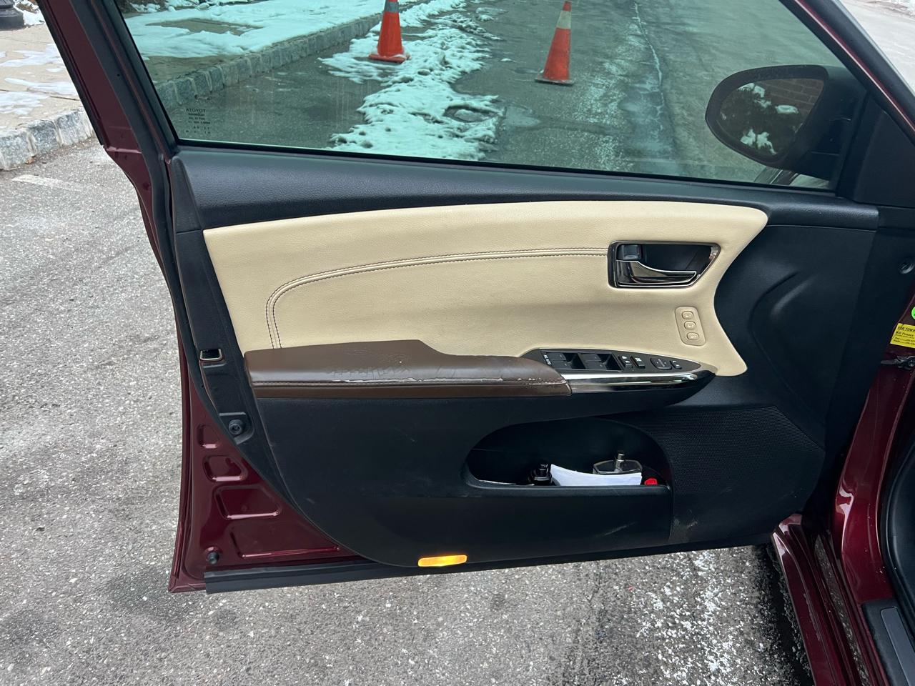 Toyota Avalon Hybrid XLE Premium 2013