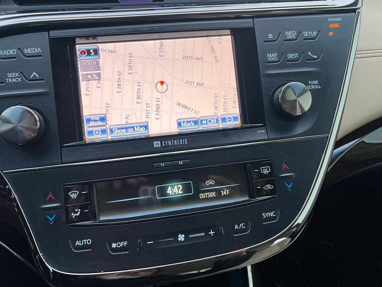 Toyota Avalon Hybrid XLE Premium 2013