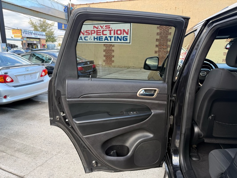 Jeep Grand Cherokee Laredo 4WD 2015 Jeep Grand Cherokee Laredo 4WD 2015