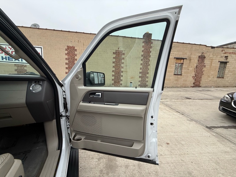 Ford Expedition EL XLT 4WD 2013