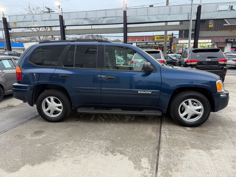 GMC Envoy SLE 4WD 2004
