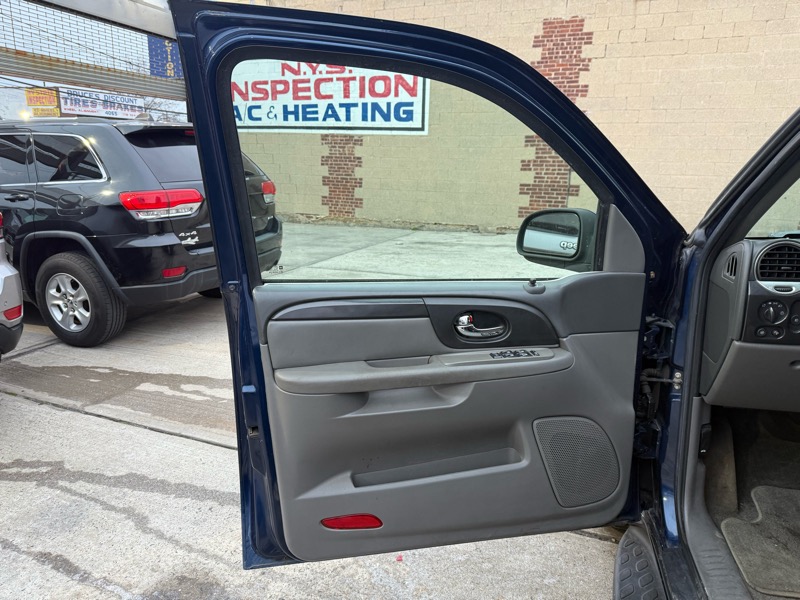 GMC Envoy SLE 4WD 2004