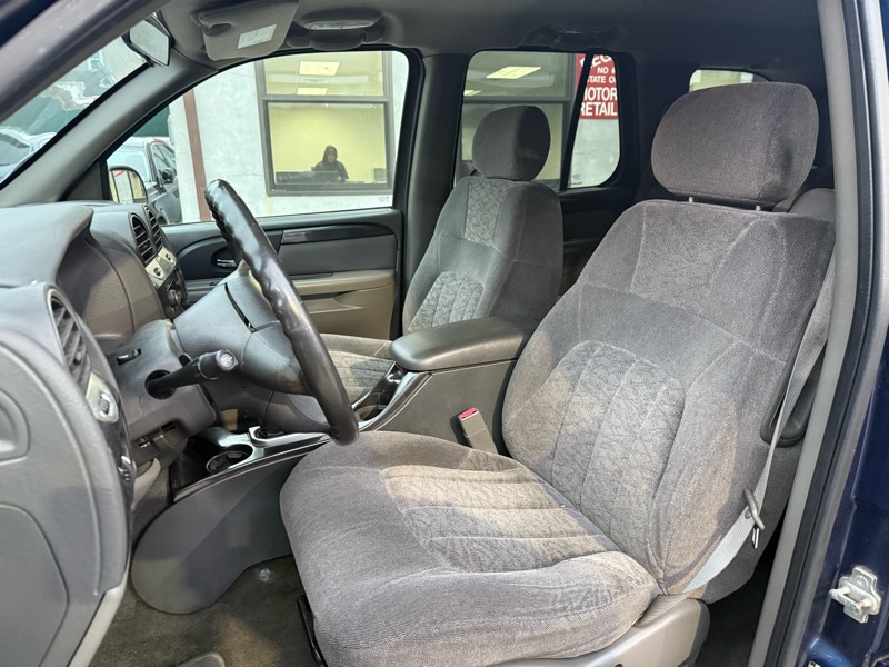 GMC Envoy SLE 4WD 2004