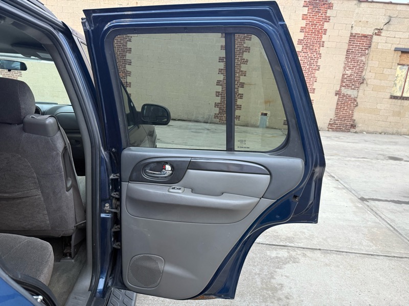 GMC Envoy SLE 4WD 2004