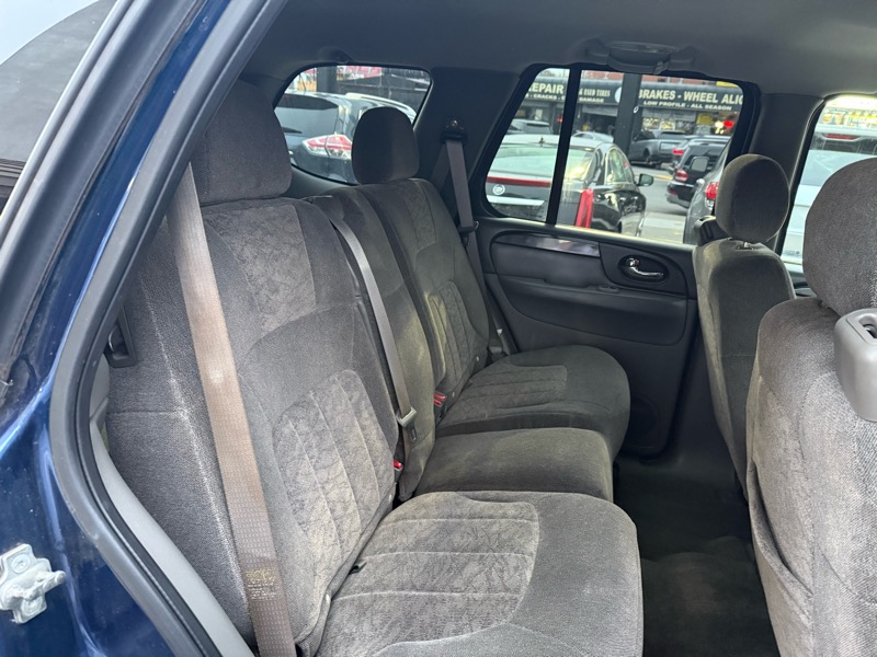 GMC Envoy SLE 4WD 2004