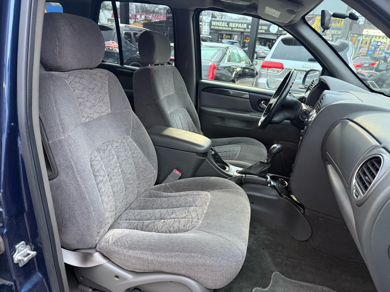 GMC Envoy SLE 4WD 2004