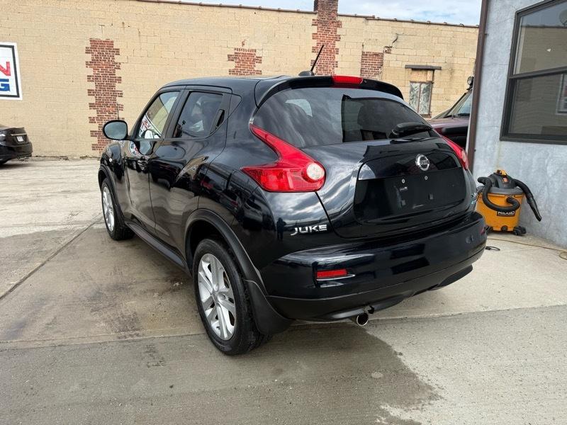 Nissan Juke SV AWD 2012