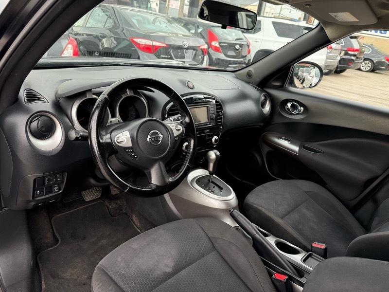 Nissan Juke SV AWD 2012