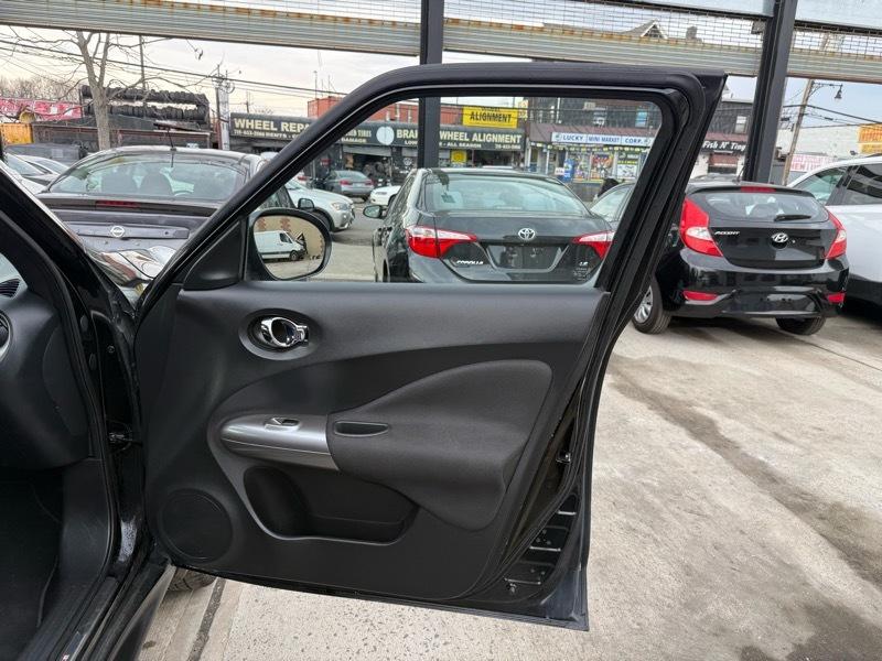 Nissan Juke SV AWD 2012