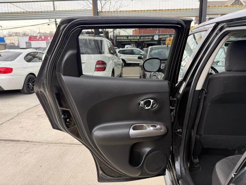 Nissan Juke SV AWD 2012