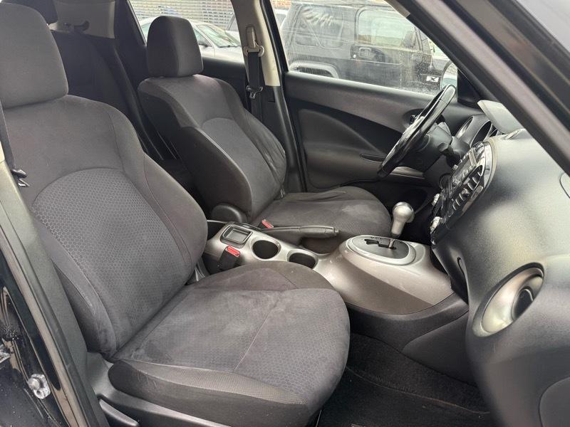 Nissan Juke SV AWD 2012