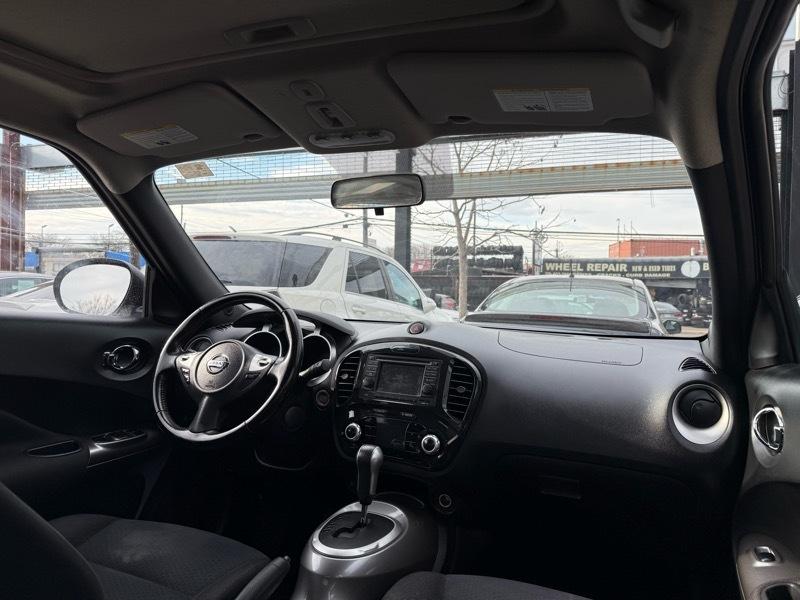 Nissan Juke SV AWD 2012