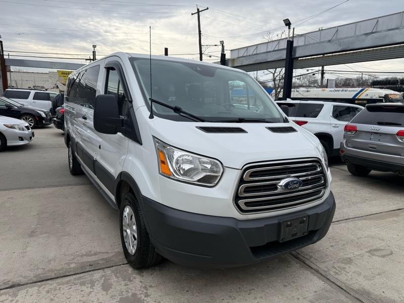 Ford Transit 350 Wagon Low Roof XLT 60/40 Pass. 148-in. WB 2017