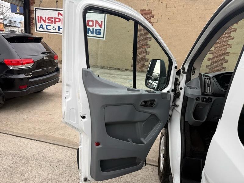 Ford Transit 350 Wagon Low Roof XLT 60/40 Pass. 148-in. WB 2017