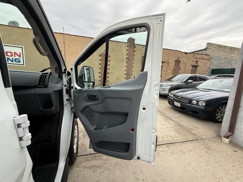 Ford Transit 350 Wagon Low Roof XLT 60/40 Pass. 148-in. WB 2017