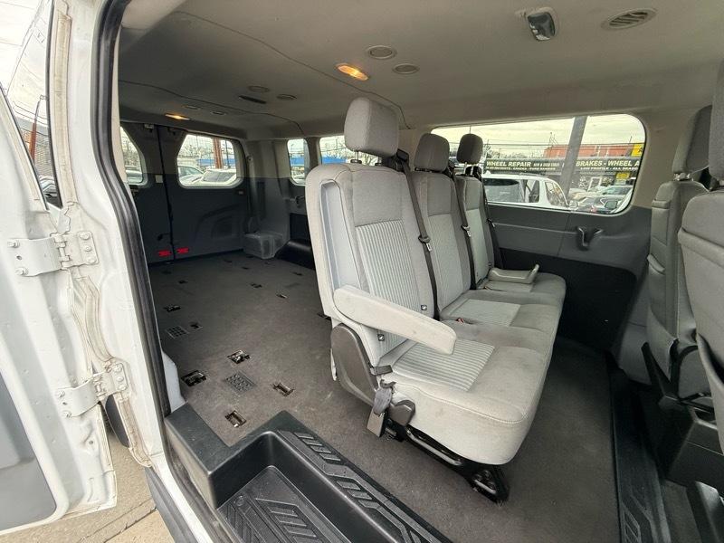 Ford Transit 350 Wagon Low Roof XLT 60/40 Pass. 148-in. WB 2017