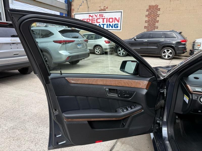 Mercedes-Benz E-Class E350 Sport 4MATIC Sedan 2012