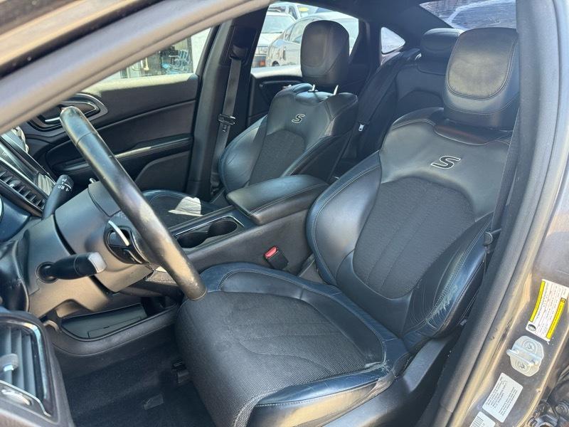 Chrysler 200 S AWD 2015