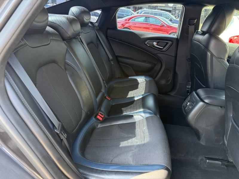 Chrysler 200 S AWD 2015