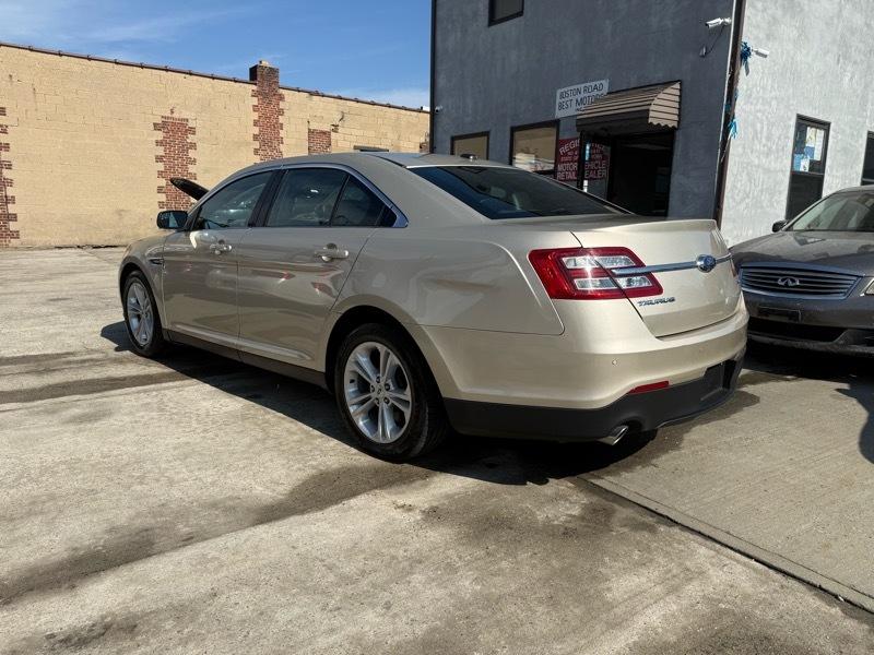 Ford Taurus SEL FWD 2018