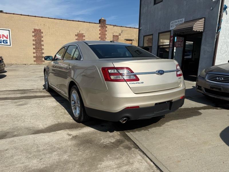 Ford Taurus SEL FWD 2018