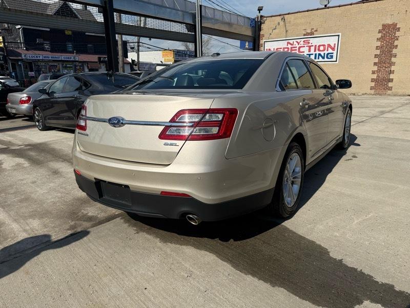 Ford Taurus SEL FWD 2018