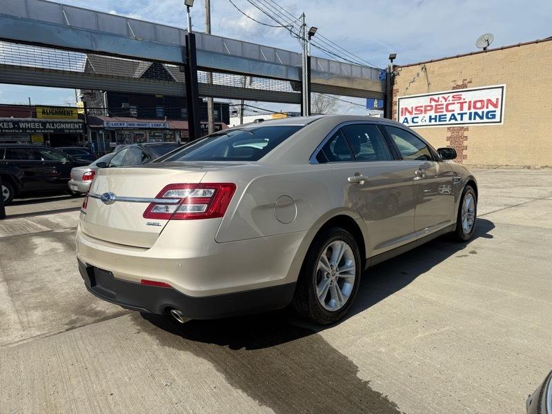 Ford Taurus SEL FWD 2018