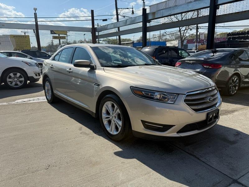 Ford Taurus SEL FWD 2018