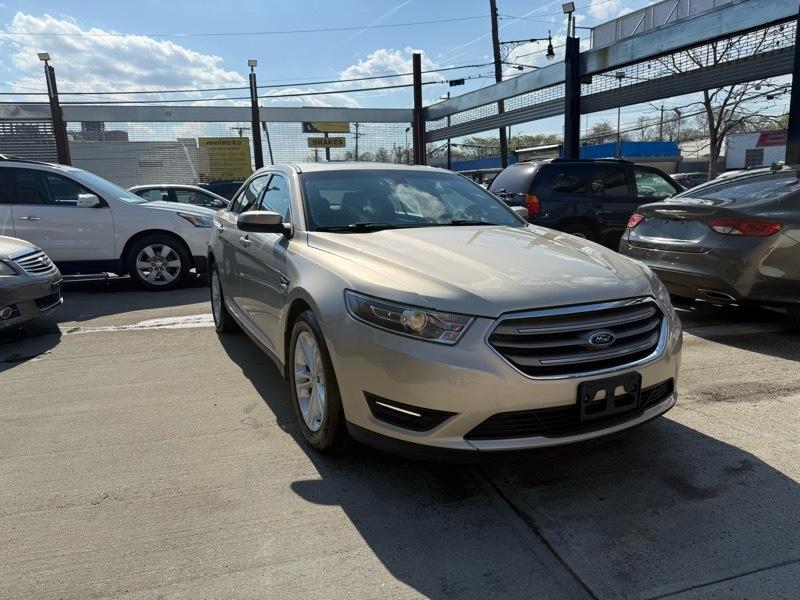 Ford Taurus SEL FWD 2018