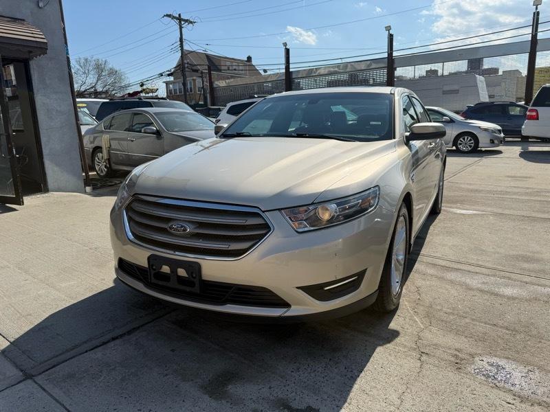 Ford Taurus SEL FWD 2018