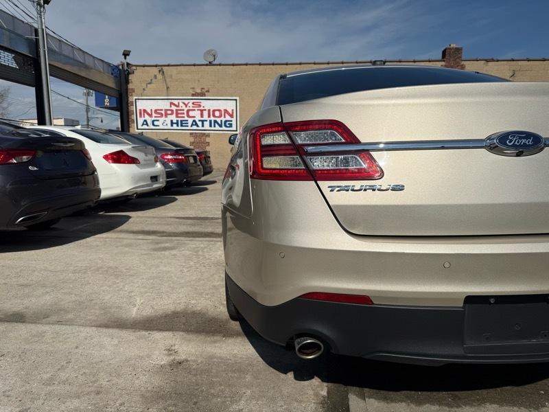 Ford Taurus SEL FWD 2018