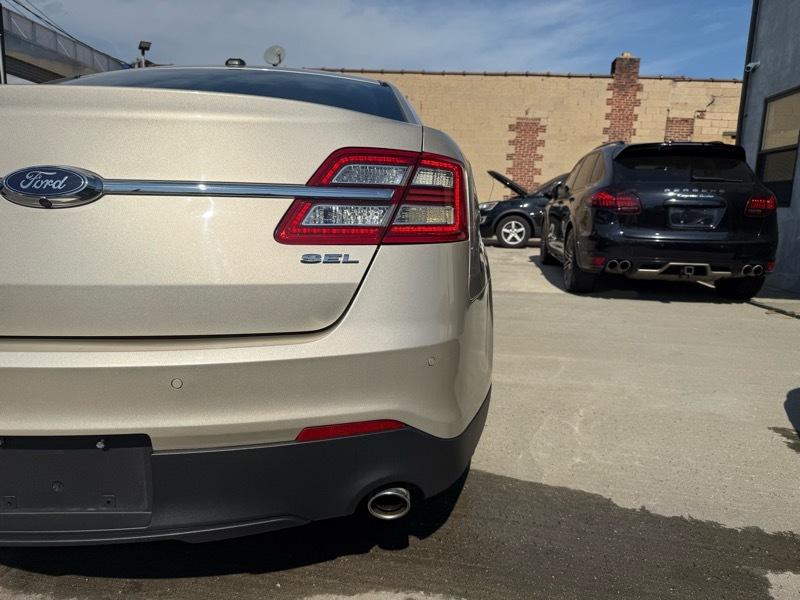 Ford Taurus SEL FWD 2018