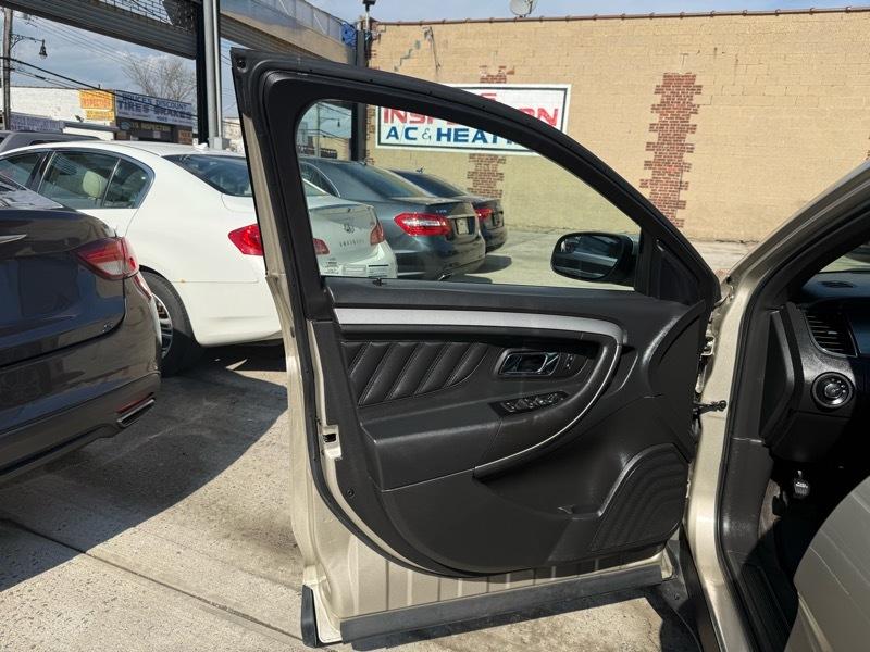 Ford Taurus SEL FWD 2018