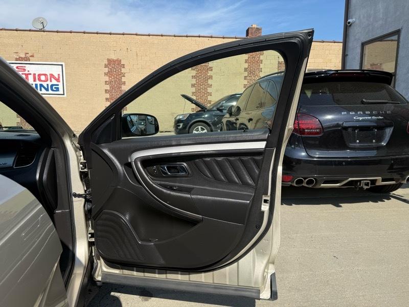 Ford Taurus SEL FWD 2018