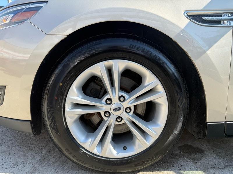 Ford Taurus SEL FWD 2018